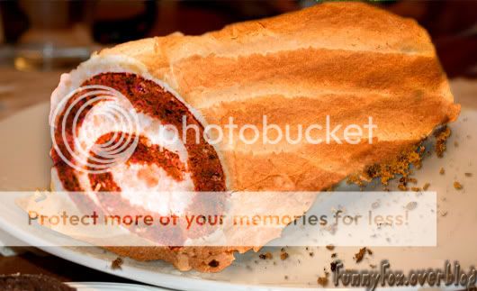 Bûche de Noël en pain http://i888.photobucket.com/albums/ac82/funnyfoximages2/Buche-de-Noel-en-pain.jpg