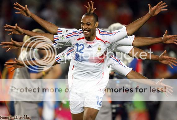 Thierry Henry : jeu de mains , jeu de vilain Thierry Henry : jeu de mains , jeu de vilain