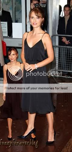 Natalie Portman veille sur sa (petite) moitié ! Natalie Portman veille sur sa (petite) moitié !