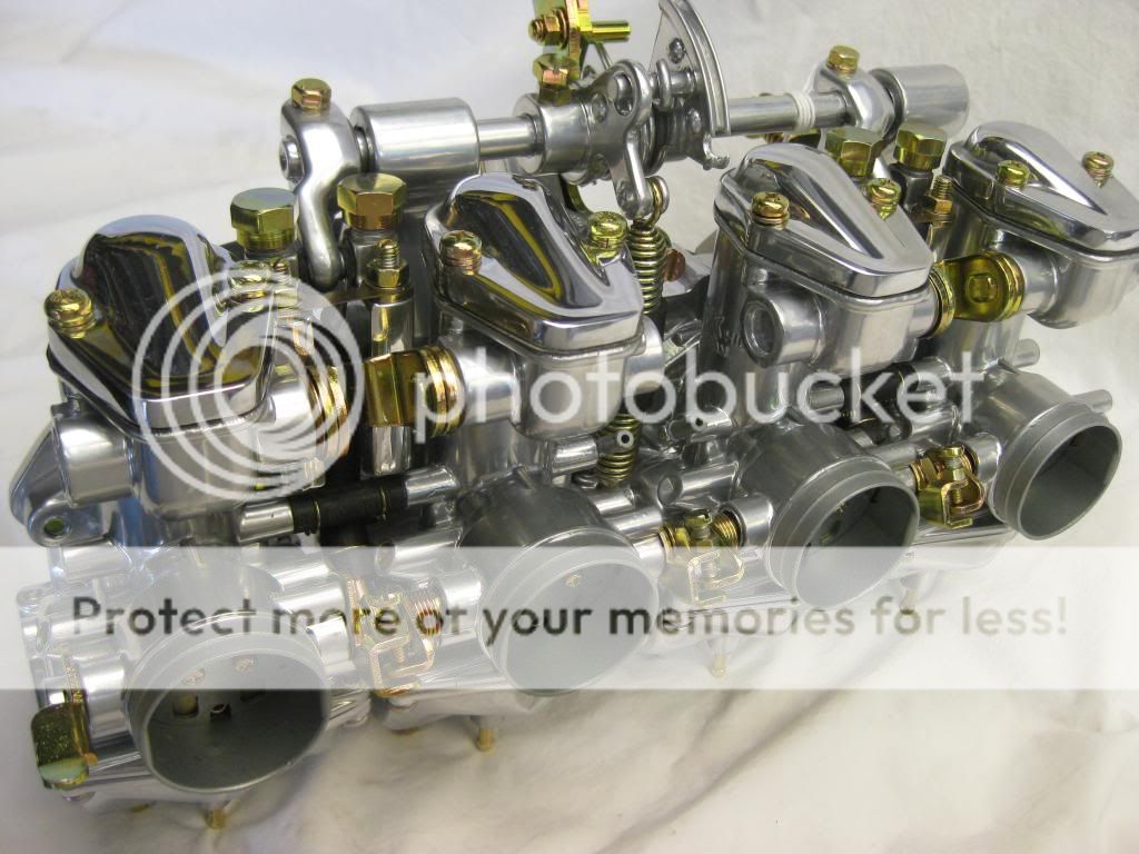 http://i888.photobucket.com/albums/ac88/kpruyne/May%2003%202014%20550%20Carbs%20Chrome%20Polished%20with%20Gold/IMG_0016.jpg